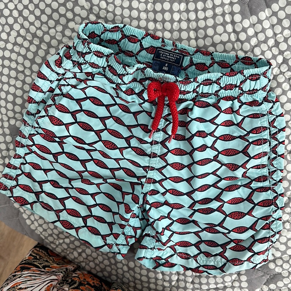 Vilebrequin like new shorts size 6